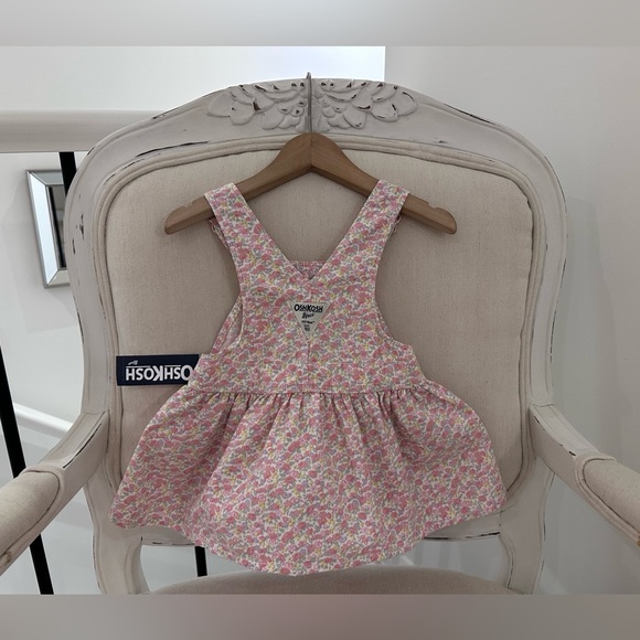 🤍 12 Mth Baby Girl Pink Floral Overall Dress With Heart Pocket by Oshkosh NWT - Picture 2 of 9
